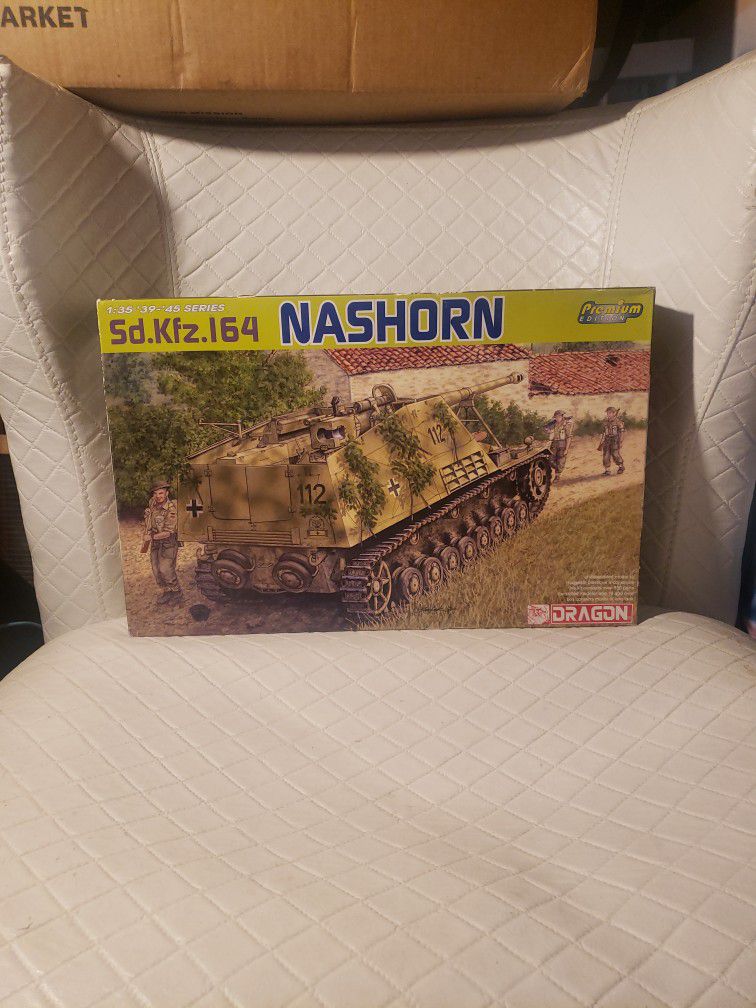 NASHORN unassembled Model Kit