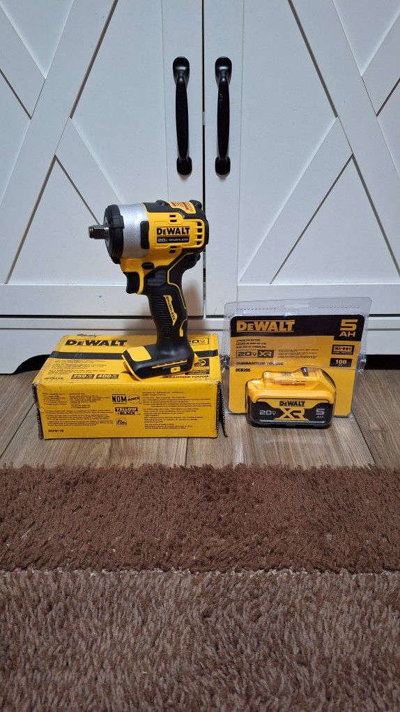 Dewalt 1/2" Compact Impact Wrench With Battery new