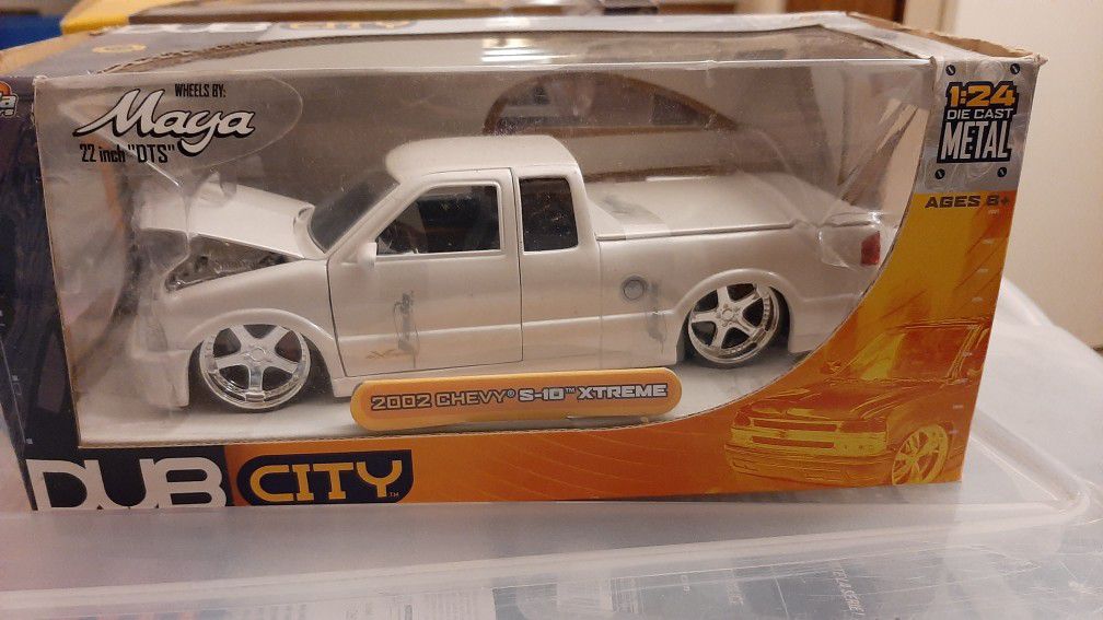 Jada Toys Dub City 2002 Chevy S-10 Xtreme