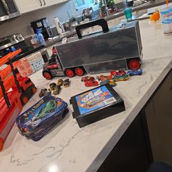 HOT WHEELS ORANGE HAULER, DICKIE HAULER, 7 HOT WHEELS CARS & 6 50TH GOLD BACK COLLECTOR CARS SEE DESCRIPTION 