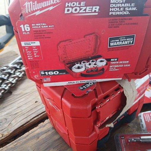 Milwaukee
HOLE DOZER General Purpose Bi-Metal Hole Saw Set (16-Piece) $50 each