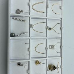 Assorted Gold Pendants/Chains
