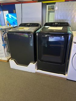 Samsung Top Load Washer with Mega Capacity and Dryer!