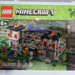 USED LEGO MINECRAFT THE FORTRESS WITH BOX 21127 