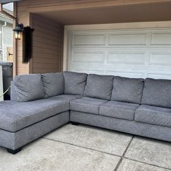 Comfy Ashley Furniture Sectional Couch/Sofa | FREE DELIVERY