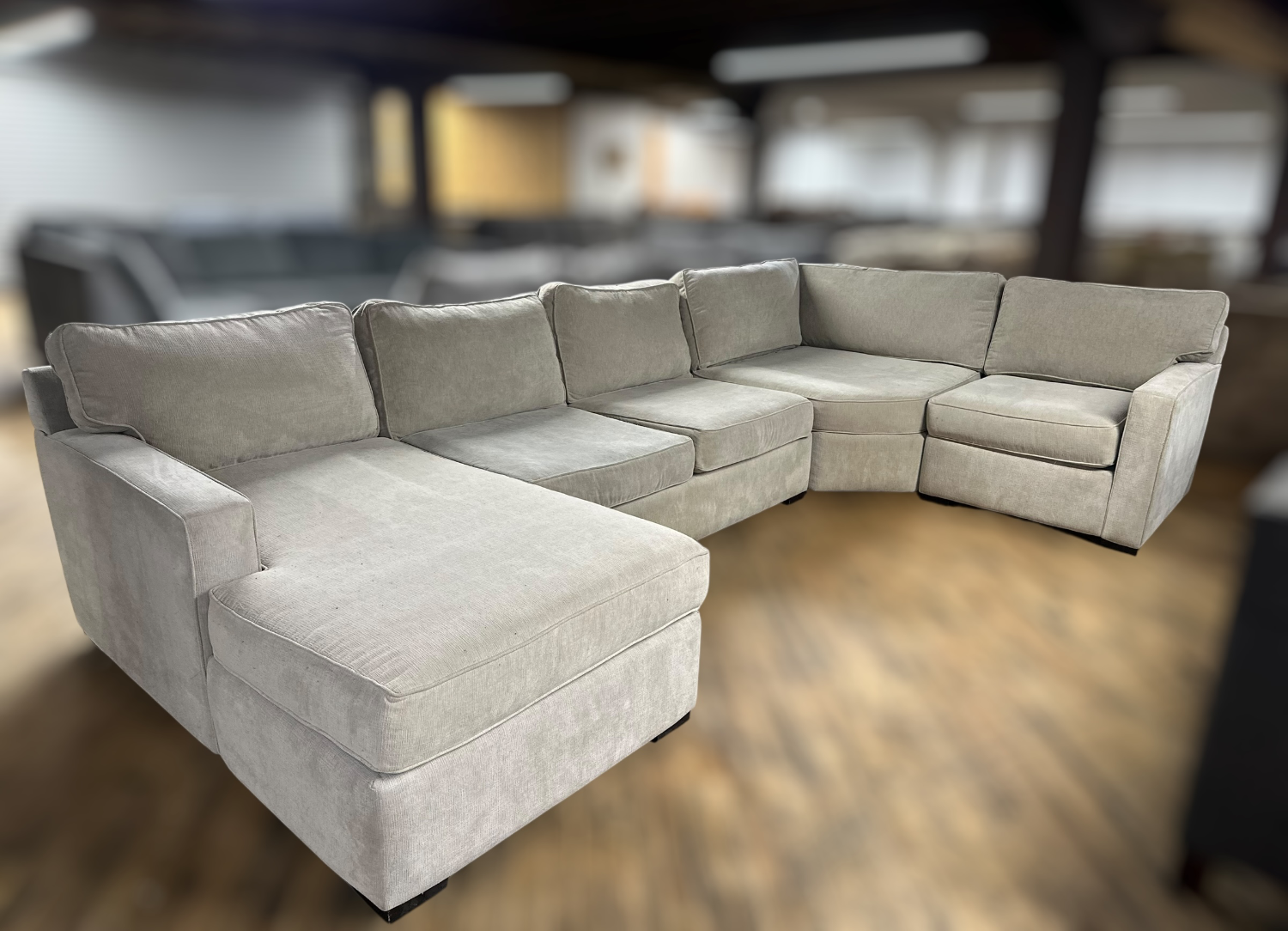 Free Delivery ivory Macys 4-piece U shape sectional couch