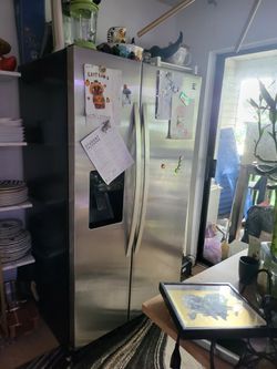 Kenmore  Fridge  2 Dors  Works  Good  Need  Going  ASAP  $250  Make Offer  