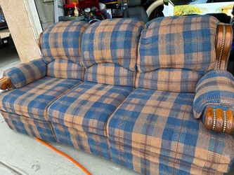 Couches (free)