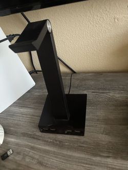 Black Headphone Stand with USB Hub Base