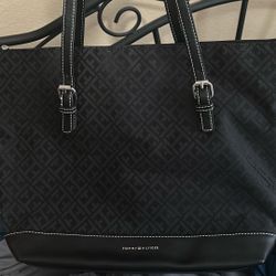 Tommy Hilfiger Tote