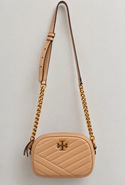 Tory Burch Kira Chevron Small Camera Bag – Devon Sand