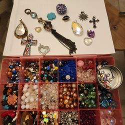 BEADS & PENDANTS LOT ONE