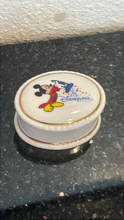 Disneyland Resort Paris Mickey Mouse trinket box