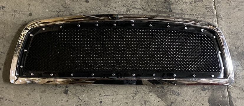 Chrome And Black Grille For [09-12] [Dodge Ram 1500]