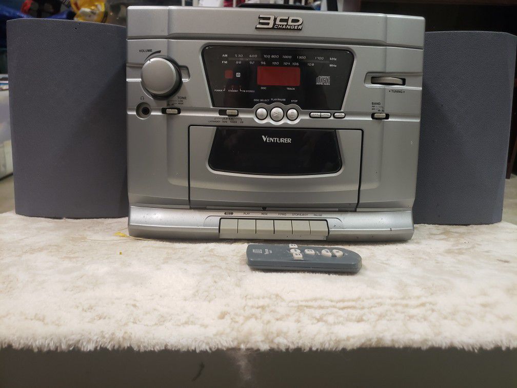Venturer 3 Cd Changer Radio Cassette Player AM/FM Stereo With Remote