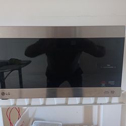 LG microwave