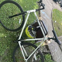Brand New Harper Retrospec Bike 