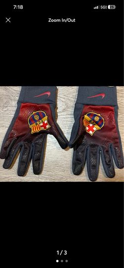 Soccer gloves