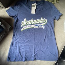 Woman’s Small Seattle Seahawks V-Neck Tee