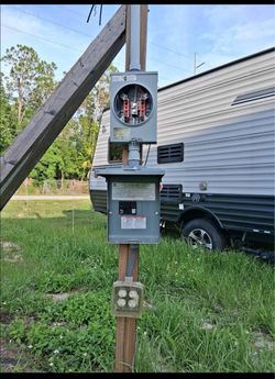 Contractor Temp pole. Electric Meter.