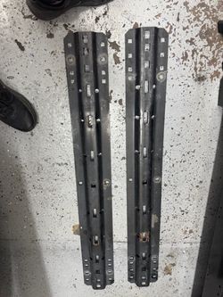 Fifth wheel bracket
