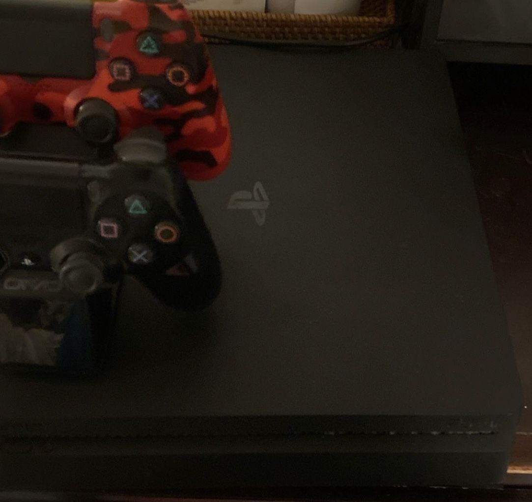 Ps4 with controllers