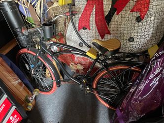 Huffy 26" Nel Lusso Cruiser Bike, Fits Riders 60"