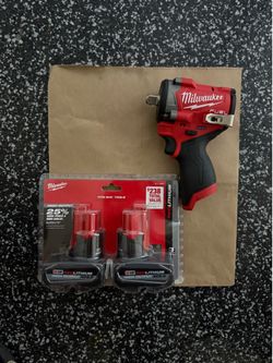 Milwaukee M12 1/2 Stubby Impact Wrench With Dent Pin