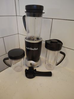 Nutribullet 1700 watt blender seat that can also heat