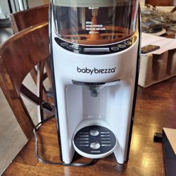 Baby Brezza Formula Machine 