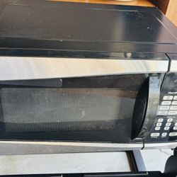 Microwave 900W – Works Great – Clean 