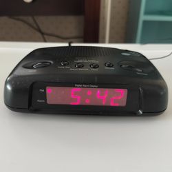 GPX Digital AM/FM Radio Alarm Clock For Sale
