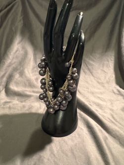 Faux black pearl layer necklace