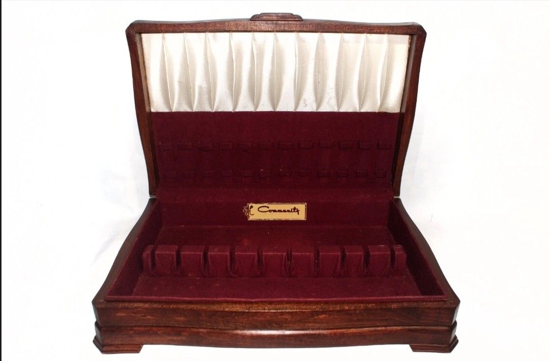 Vintage Oneida Community The Finest Silverplate Wood Box