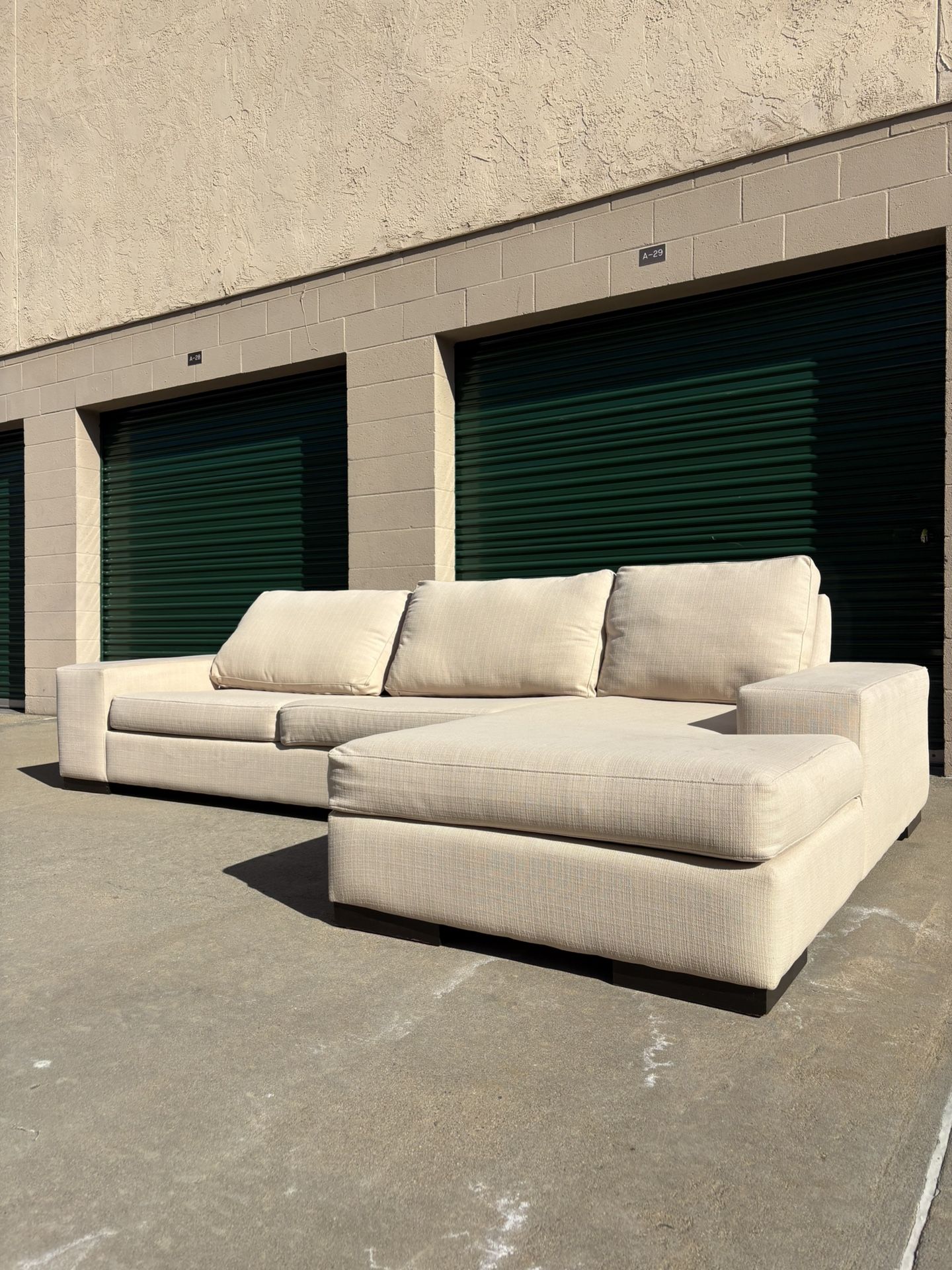 Beige Sectional Couch 🛻 Delivery Available🛻