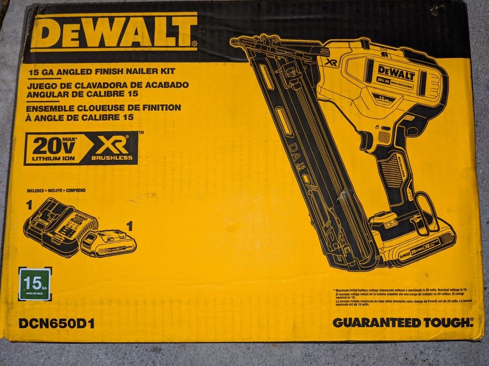 DeWalt 15g Finish Nailer