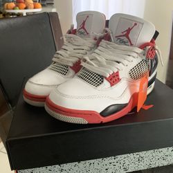 Jordan 4 Fire Reds 