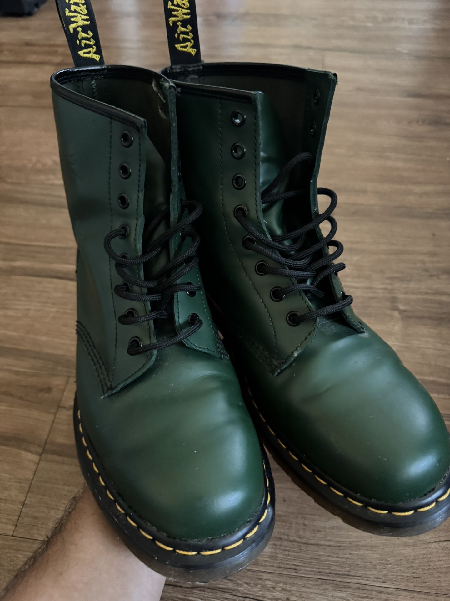 GREEN LEATHER DOC MARTENS SIZE 11