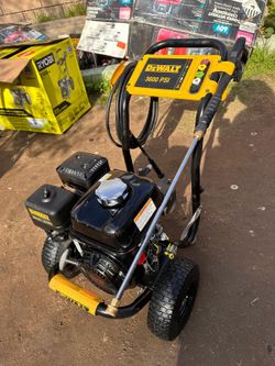 DEWALT
3600 PSI 2.5 GPM Cold Water Gas Pressure Washer with HONDA GX200 Engine