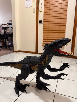 Gigantic Jurassic World Indoraptor Dinosaur Figure