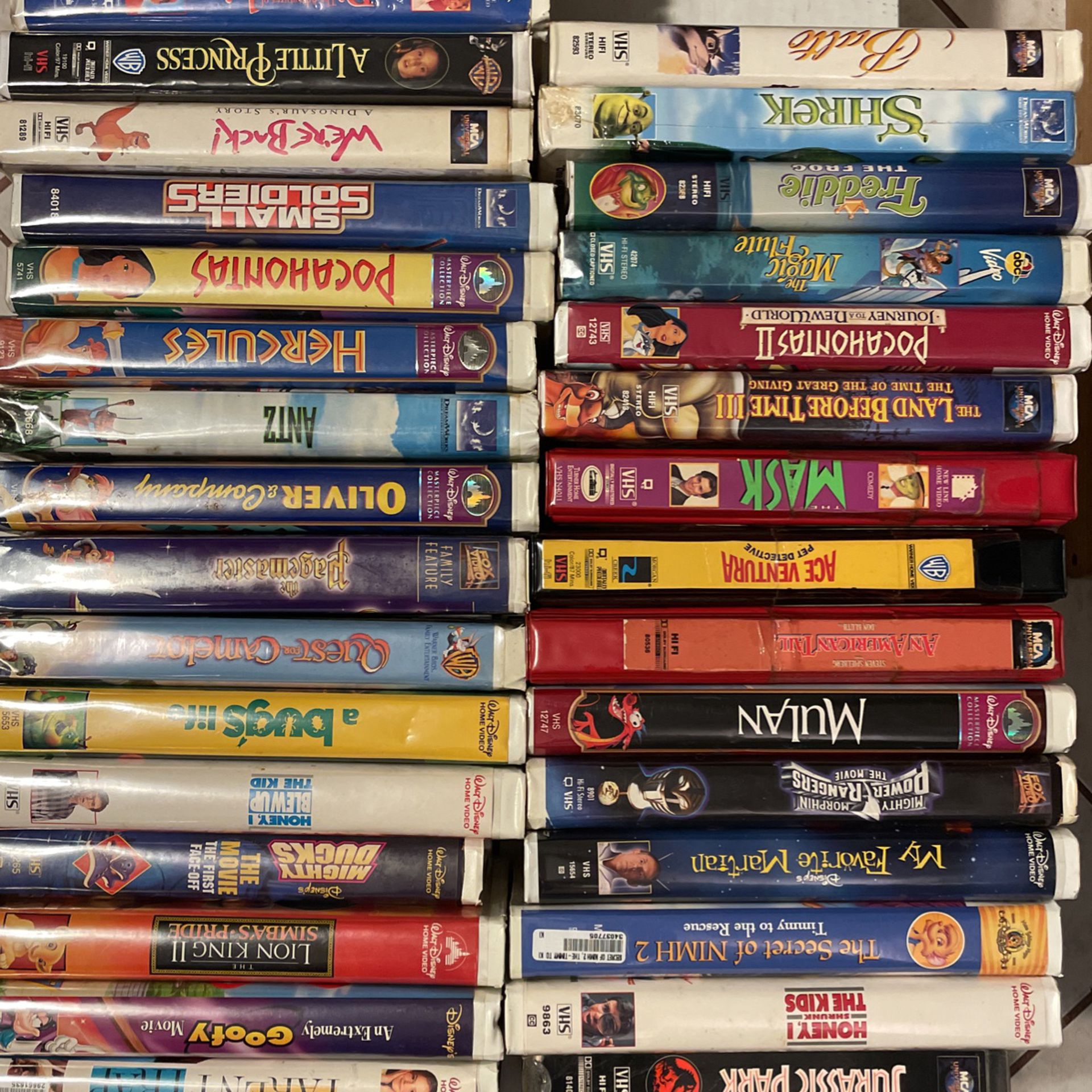 VHS TAPES  DISNEY, UNIVERSAL, DREAMWORKS, WARNERBROTHERS & MORE  COLLECTIBLES AND ENTERTAINMENT 