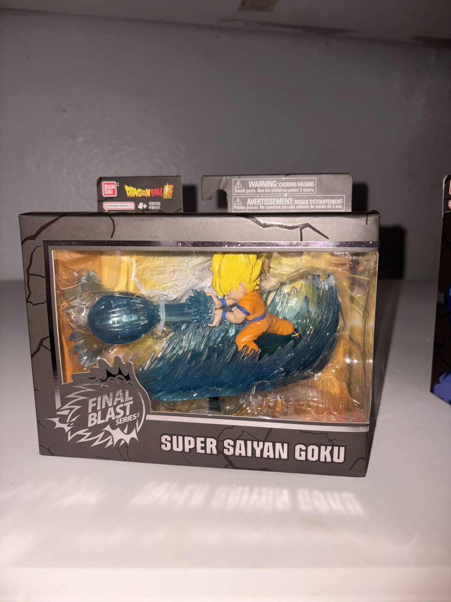 Bandai Namco Dragon Ball Final Blast Super Saiyan Goku Figure