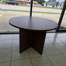 Round Table W/ 3 Chairs