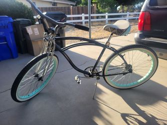 Schwinn Clairmont cruiser bicycle. $50