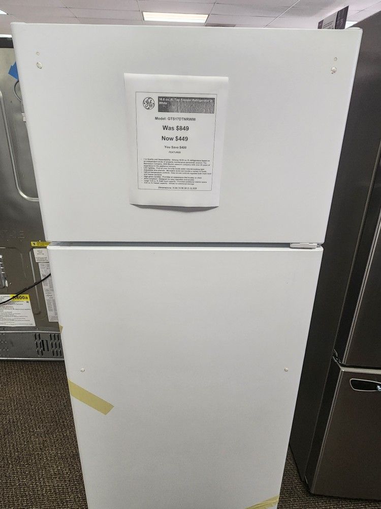 16.6 cu. ft. Top Freezer Refrigerator in White