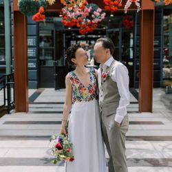 Colorful Floral Lace XS Wedding Dress - Excellent Condition