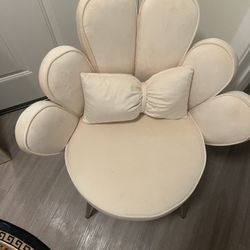 Accent Chair Pearl White 