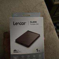 LEXAR SL200