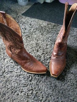 Ariat Cowboy boots