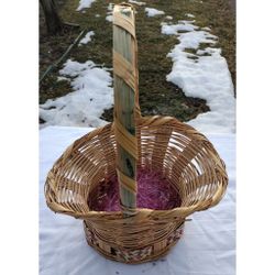 Vintage Traditional Easter Basket - Great Condition